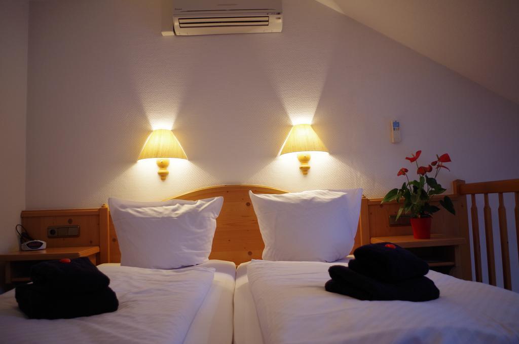 Hotel Alttolkewitzer Hof Dresden Ngoại thất bức ảnh